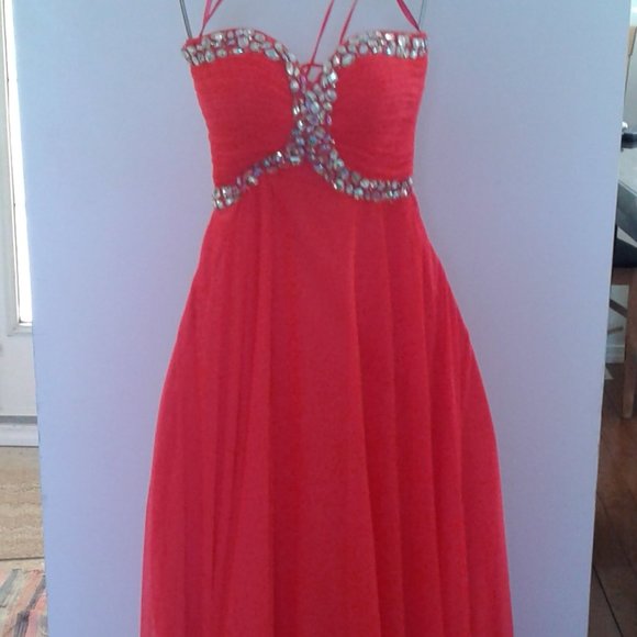 GRAD/PROM FORMAL DRESS NEW - Picture 8 of 10